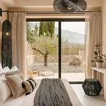 Petra Tranquila Vila