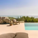 Petra Tranquila * Afrato