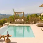 Petra Tranquila Afrato